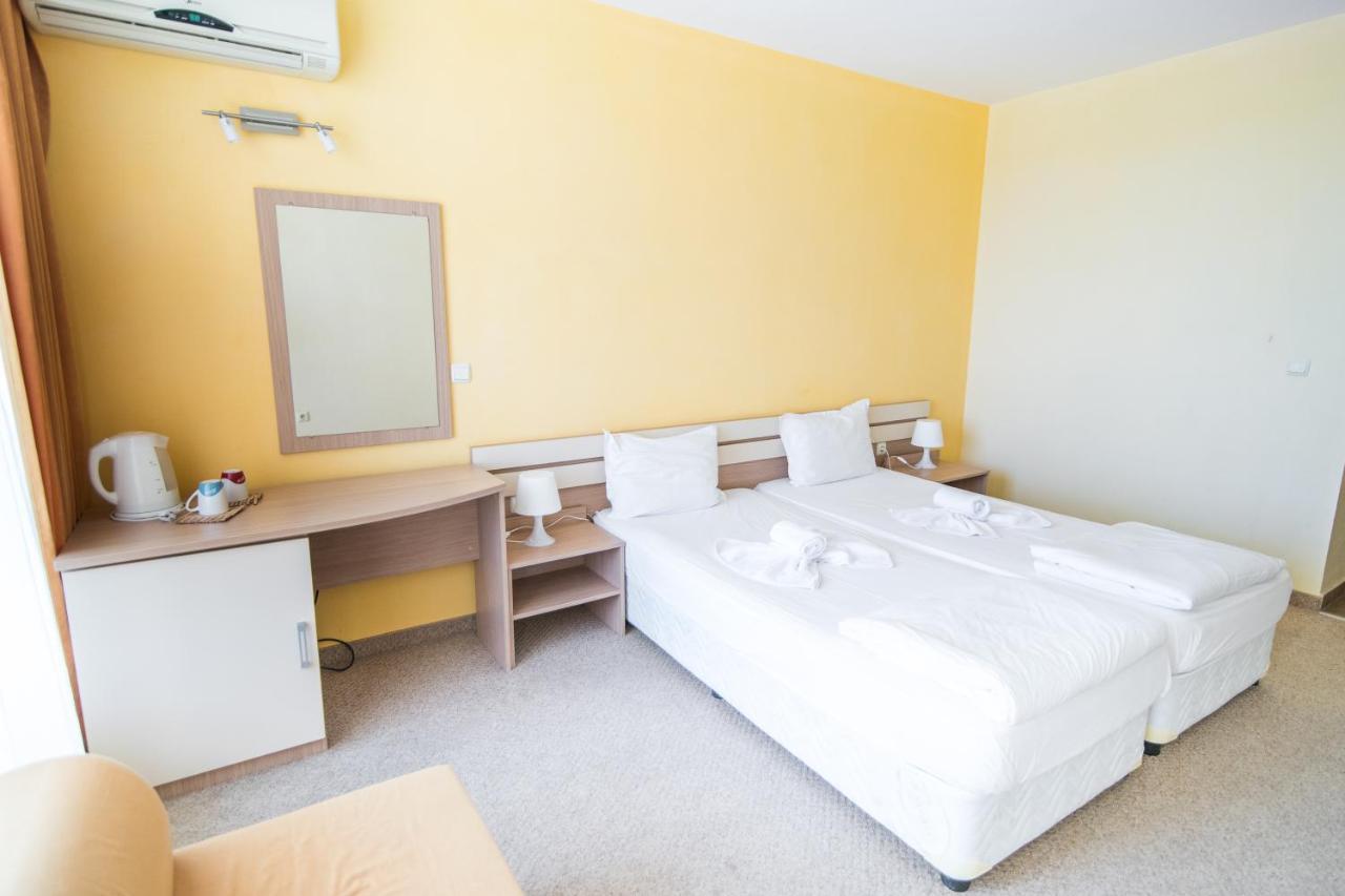 Hotel Тропикана Primorsko Esterno foto