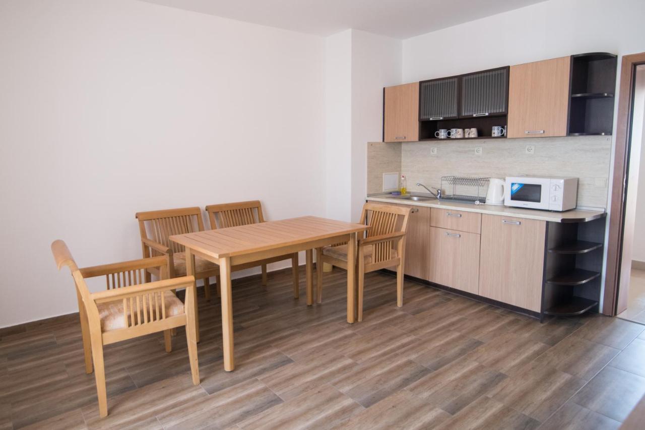 Hotel Тропикана Primorsko Esterno foto