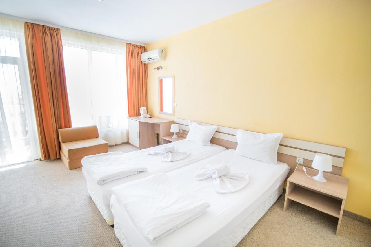Hotel Тропикана Primorsko Esterno foto