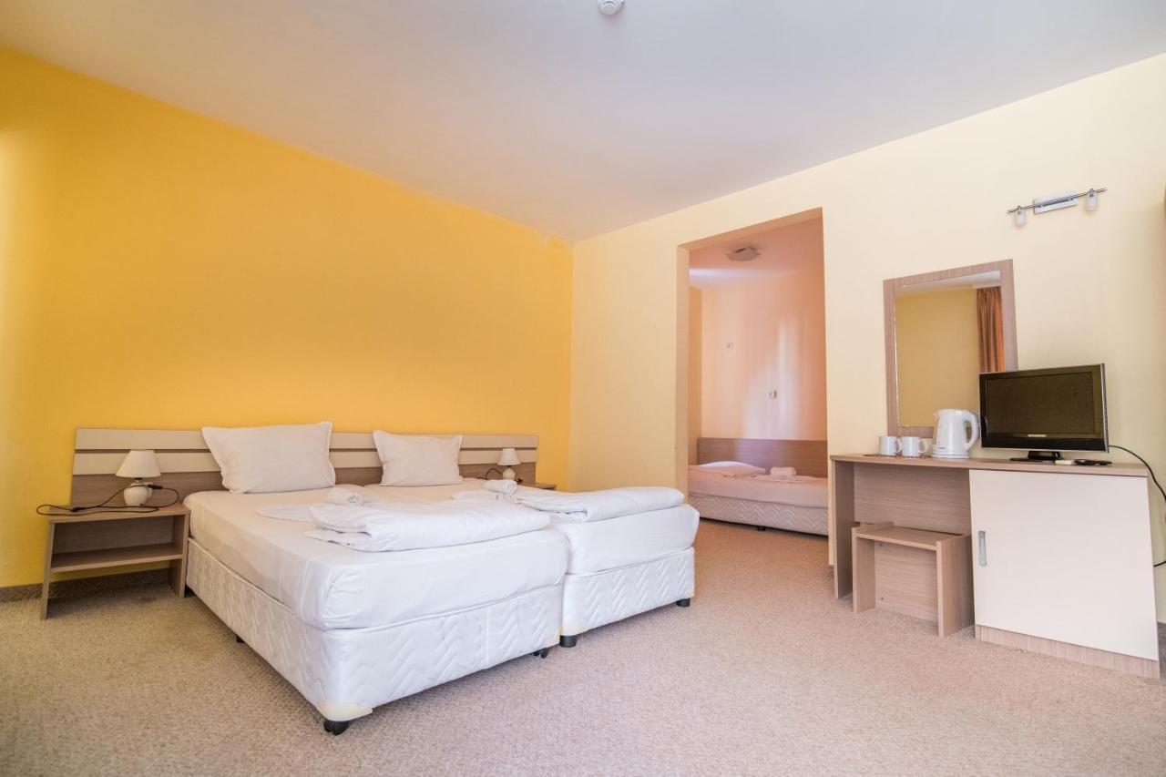 Hotel Тропикана Primorsko Esterno foto