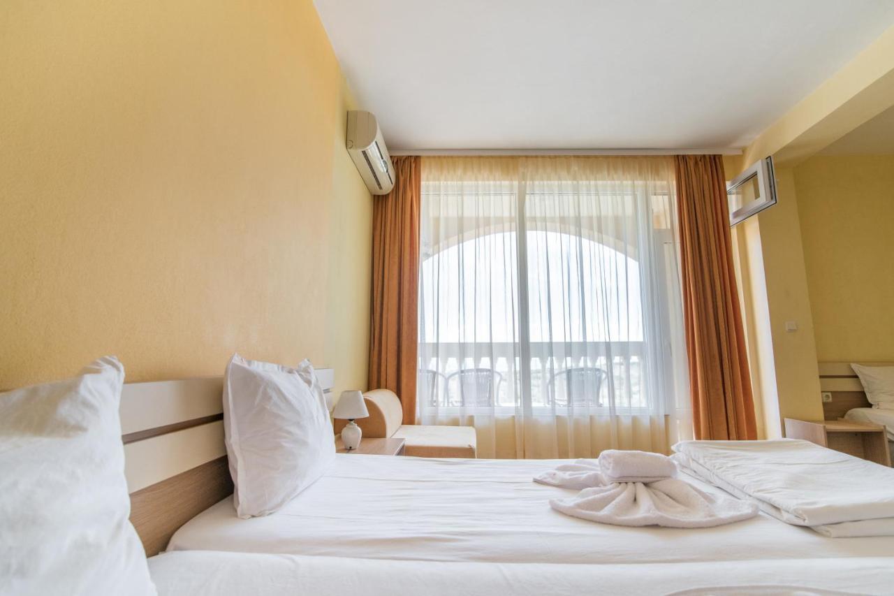 Hotel Тропикана Primorsko Esterno foto