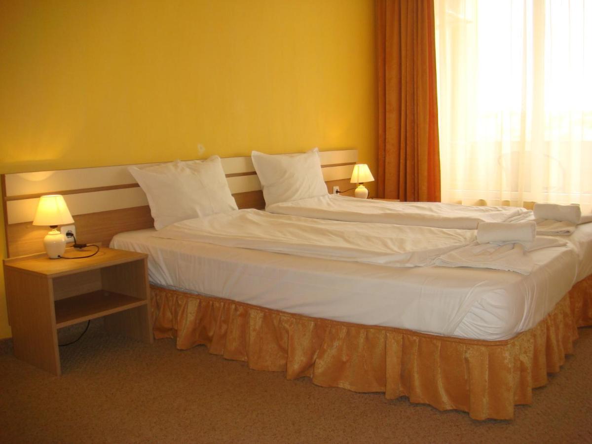 Hotel Тропикана Primorsko Esterno foto