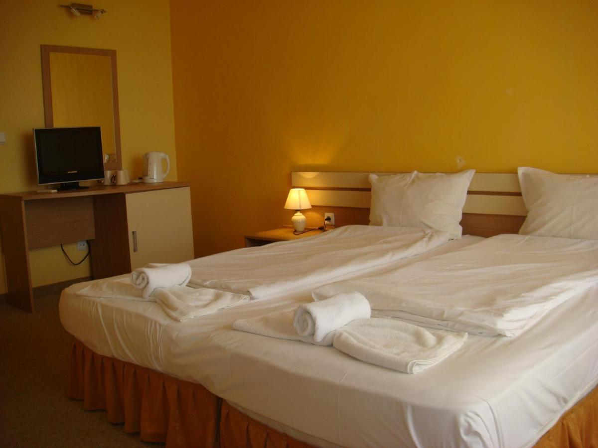 Hotel Тропикана Primorsko Esterno foto