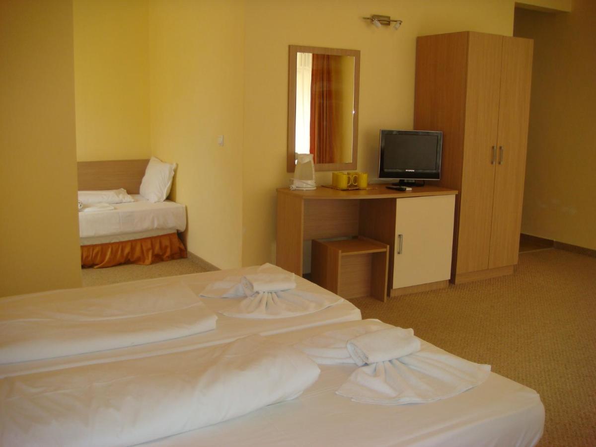 Hotel Тропикана Primorsko Esterno foto